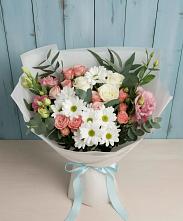 Букет цветов из:  Розы, Лизиантусы и Хризантемы в Умбе