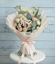 Букет цветов из:  Розы и Лизиантусы в Умбе