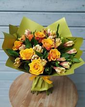 Букет цветов из:  Альстромерии и Розы в Умбе