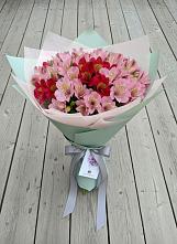 Букет цветов из:  Альстромерии в Умбе