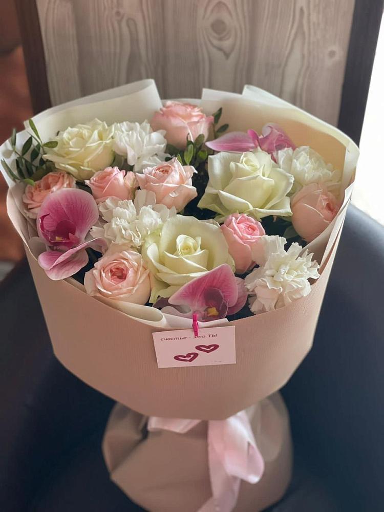 Букет цветов из: Орхидеи, Розы и Гвоздики в Умбе