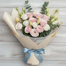 Букет цветов из:  Лизиантусы в Умбе