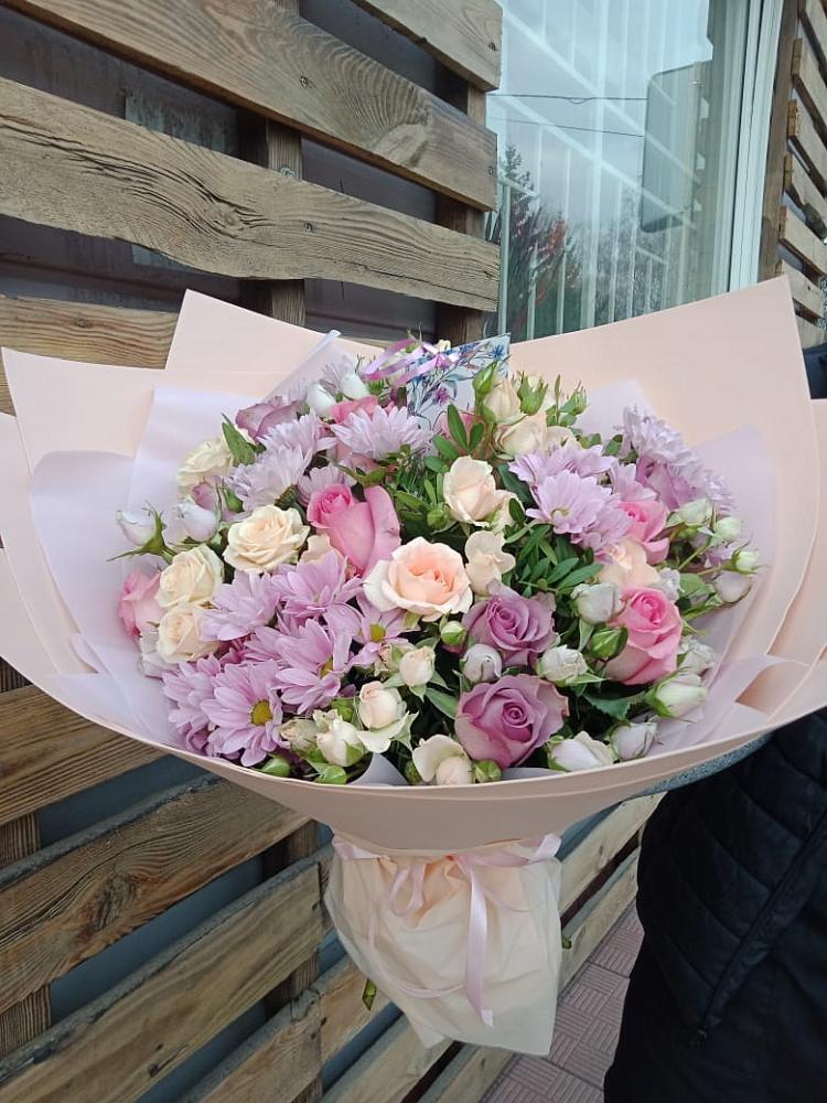 Букет цветов из: Розы и Хризантемы в Умбе