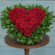 Цветочная композиция из Розы в виде сердца #REPLACE_PRED# Умбе