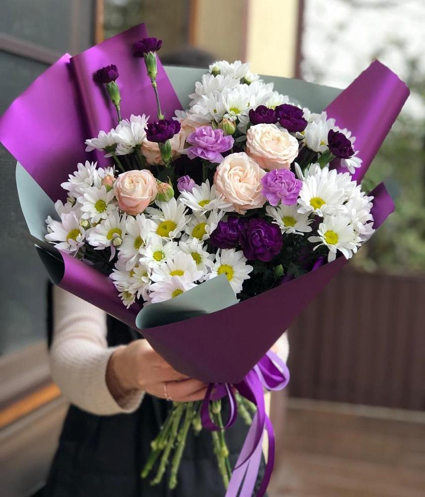 Букет цветов из: Хризантемы, Гвоздики и Розы в Умбе