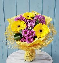 Букет цветов из:  Хризантемы и Герберы в Умбе