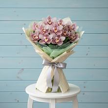 Букет цветов из:  Орхидеи и Розы в Умбе