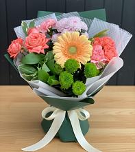 Букет цветов из:  Гвоздики, Розы, Герберы и Хризантемы #REPLACE_PRED# Умбе