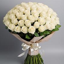 Букет 101 беля роза Белоснежка в Умбе