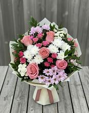 Букет цветов из:  Альстромерии, Гвоздики, Розы и Хризантемы в Умбе