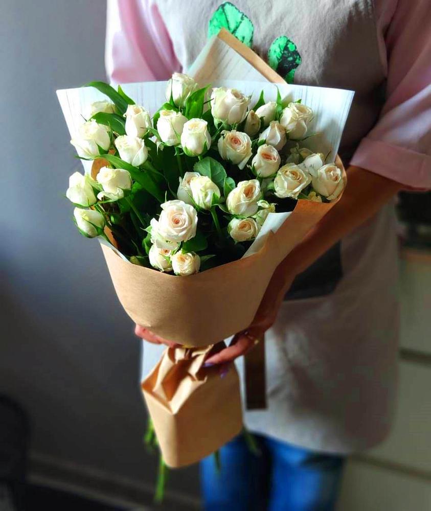 Букет цветов из: Розы в Умбе