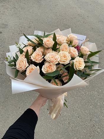 Букет Кремовые розы Латте в Умбе