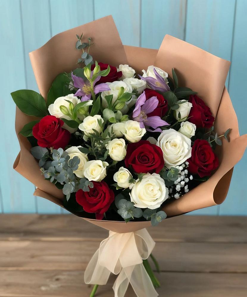 Букет цветов из: Розы и Альстромерии в Умбе