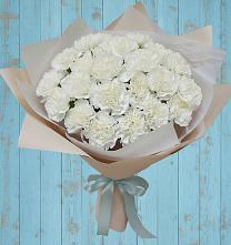 Букет цветов из:  Гвоздики в Умбе